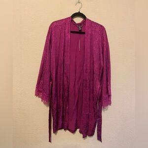 NWT Victoria’s Secret Women’s Robe lingerie Lace Silky Magenta Sexy XS / S